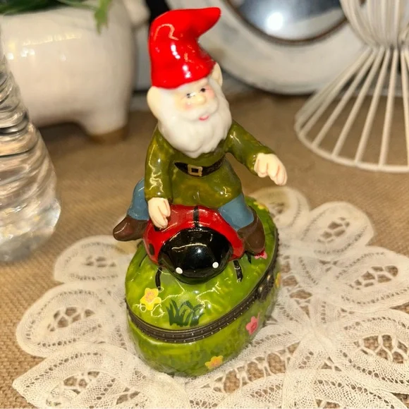 Vintage ArtGifts Porcelain Hinged Trinket Box - Gnome Riding Ladybug with minis - Picture 6 of 12